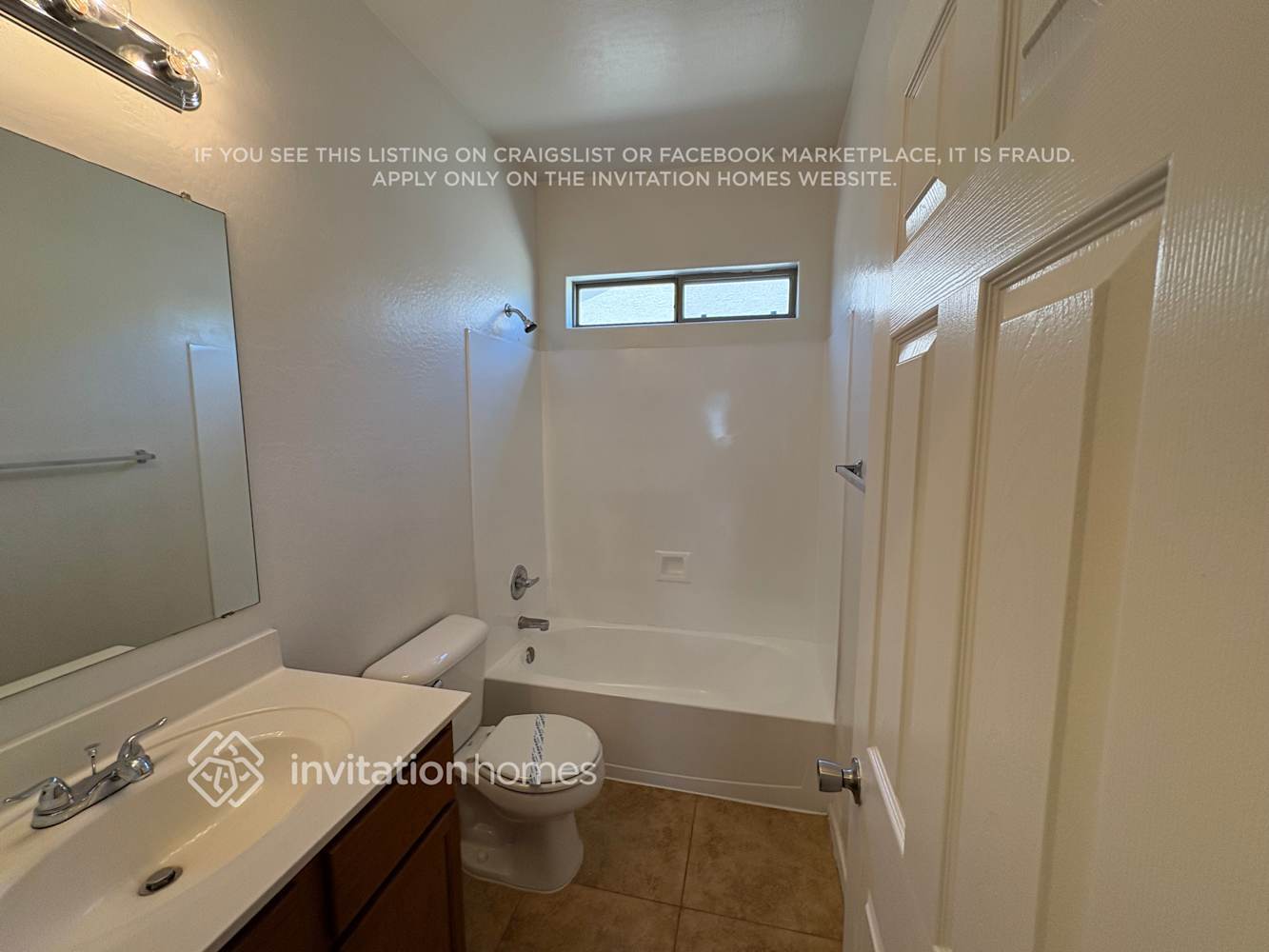 Building Photo - 3121 S 74th Dr