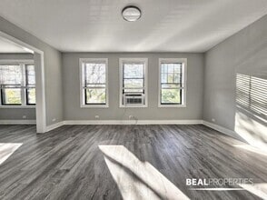 Building Photo - 1 bedroom in GLENCOE IL 60022