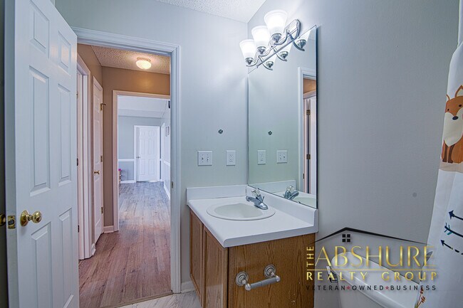 Building Photo - 7604 Lilly Pond Ln