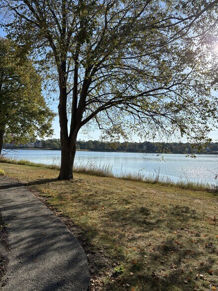 Building Photo - 18 Ocean St