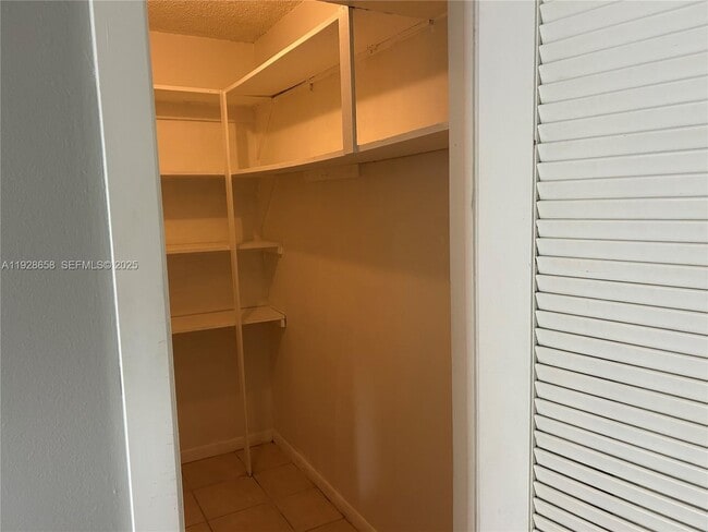 Building Photo - 335 SW 20th St