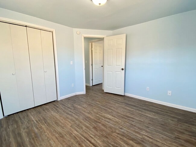 Building Photo - RECENT REMODEL!! 3 Bedroom, 1.5 Bathroom, ...