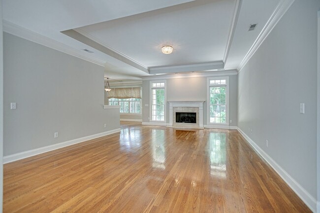 Building Photo - Beautiful Home in Willow Springs Just Minu...