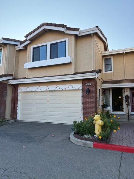 Primary Photo - 7836 Gate Way