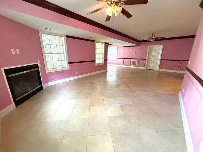 Building Photo - Beautiful Single-Family Home with Finished Basement & Fenced Backyard