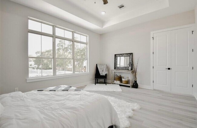 Building Photo - 14960 Wunderlich Dr