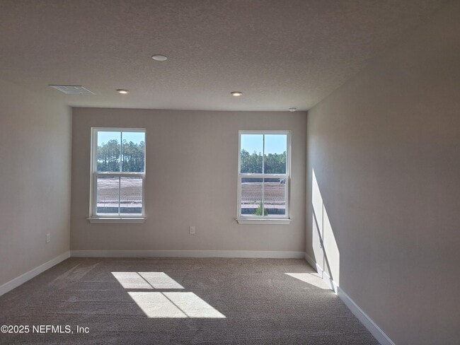 Building Photo - 102 Gaston Ct