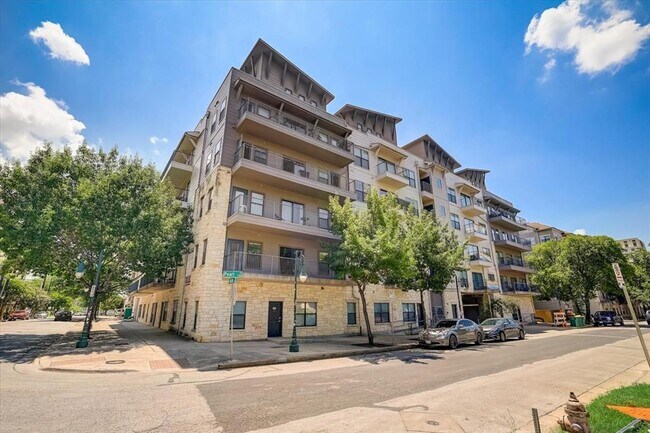Primary Photo - 2515 Pearl St