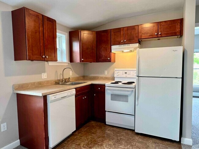 Building Photo - 17 Sanborn St