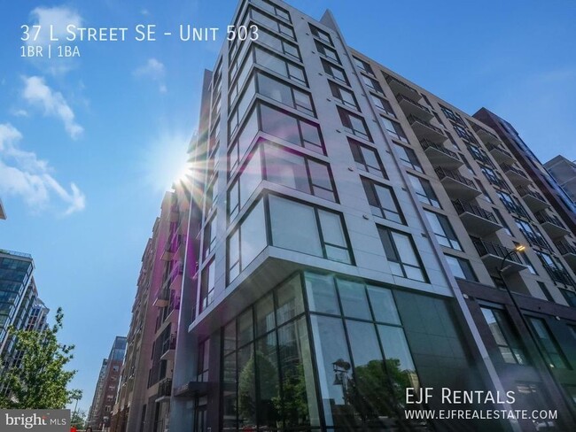 Primary Photo - ***ONE MONTH'S RENT FREE***Navy Yard Brand...