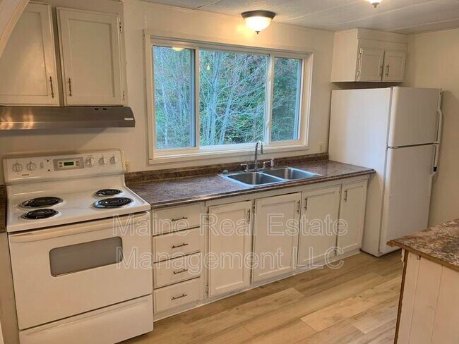 Building Photo - 3 Sweet Fern Dr