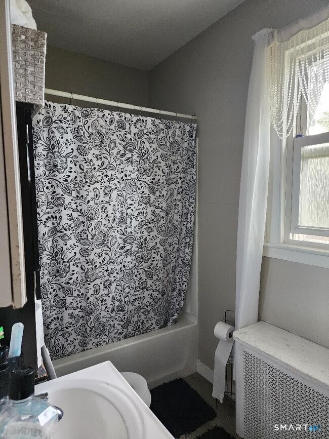 Building Photo - 44 Bamford Ave