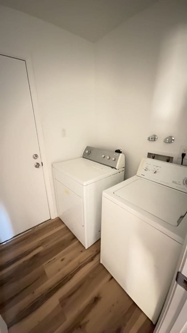 Building Photo - Total Face Lift on this beautiful NE Heights 3 Bedroom 2 Bathroom 2 Car Garage