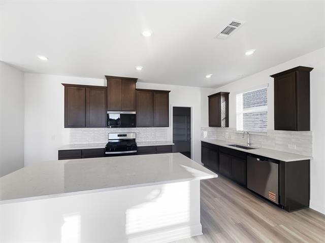 Building Photo - 622 Saxony Dr