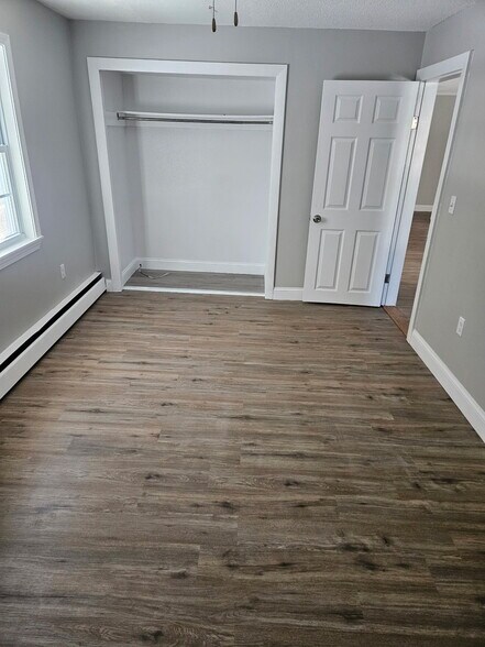 Building Photo - 414 Front St