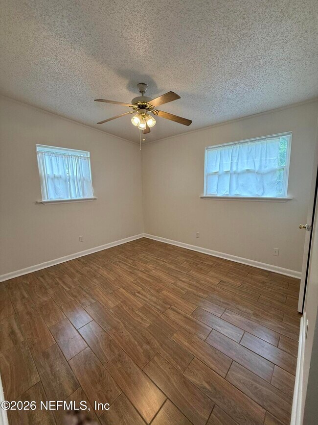 Building Photo - 909 La Marche Dr