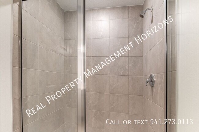 Building Photo - 1929 Transom Ln