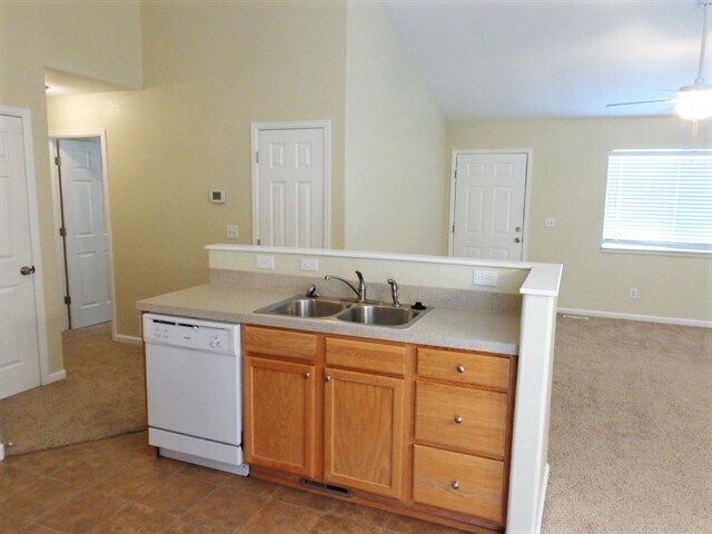 Building Photo - 2500 Park View Dr