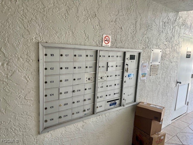 Building Photo - 340 Horse Creek Dr