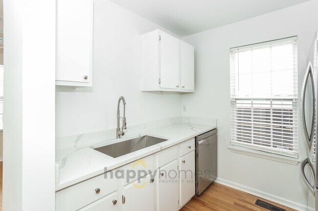 Building Photo - The Urban Retreat: Modern 3/1.5 Near Everything You Love