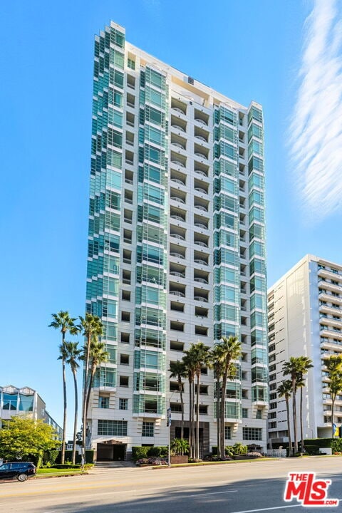 Building Photo - 10380 Wilshire Blvd