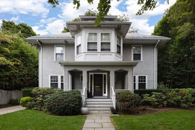 Building Photo - 17 Willow St