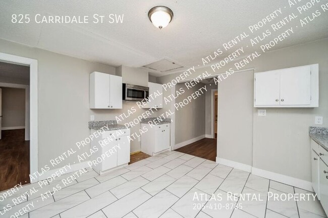 Building Photo - 825 Carridale St SW