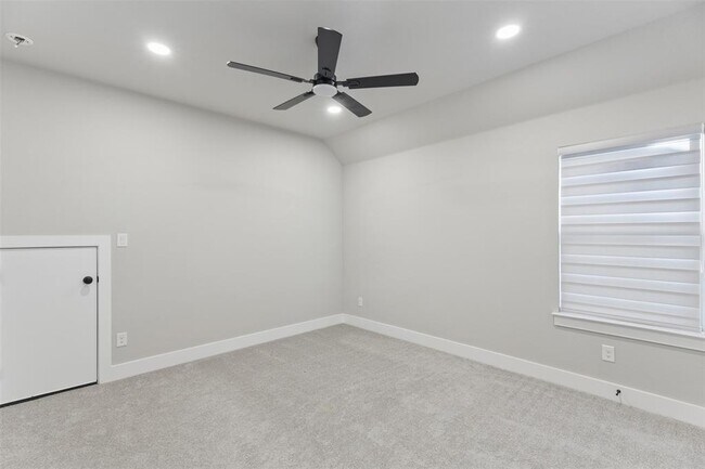 Building Photo - 1508 Cardinal Ln