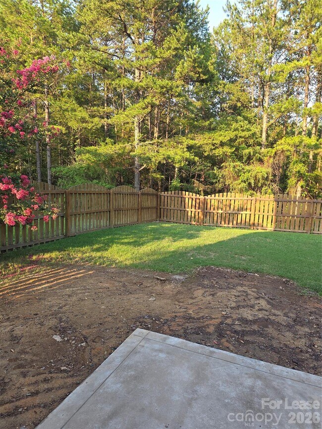 Building Photo - 935 Woodington Ln