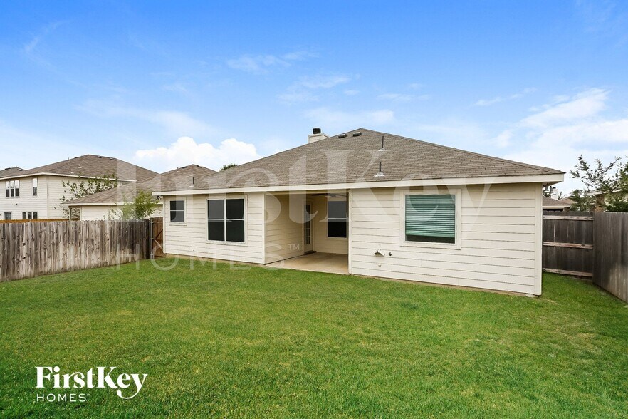 Building Photo - 1049 Castle Top Dr