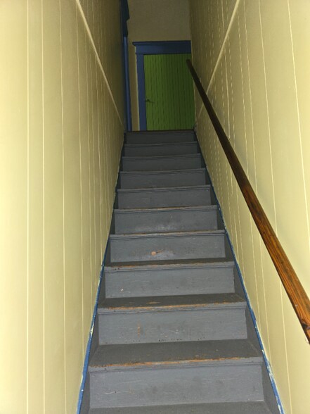 Building Photo - 539 W Canedy St