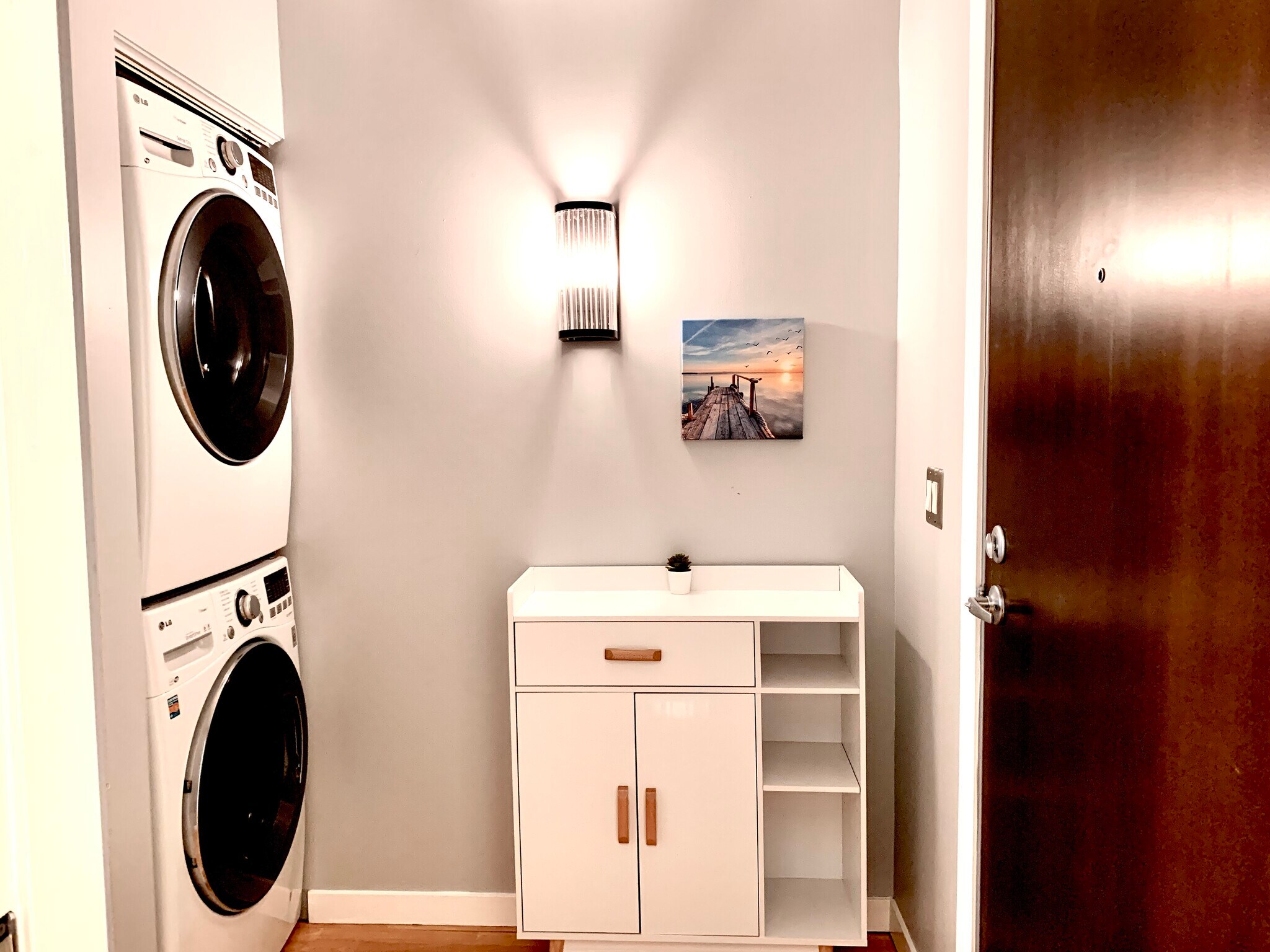 Building Photo - 889 Date St