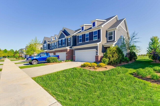Building Photo - 573 Watercress Dr