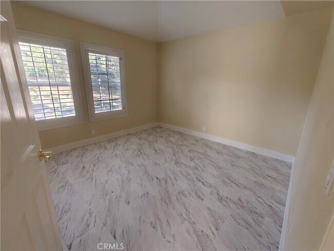Building Photo - 27900 Mt Hood Way