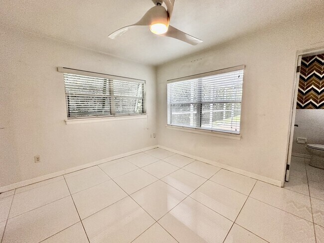 Building Photo - 7210 Seminole Dr