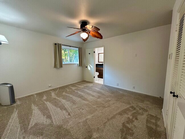 Building Photo - 1616 Aldridge Dr