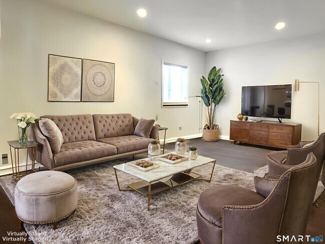 Building Photo - 62 Moorland Dr