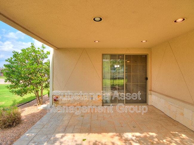 Building Photo - 2618 NW 50th St