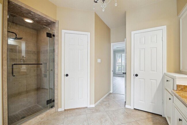Building Photo - 5618 Spring Lodge Dr