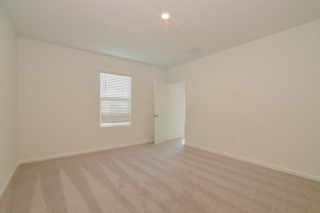 Building Photo - 1558 Jessica Blvd