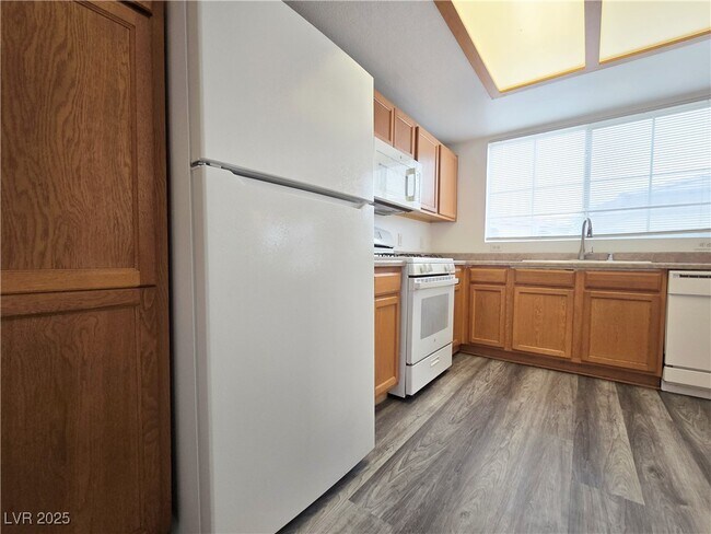 Building Photo - 833 Aspen Peak Loop