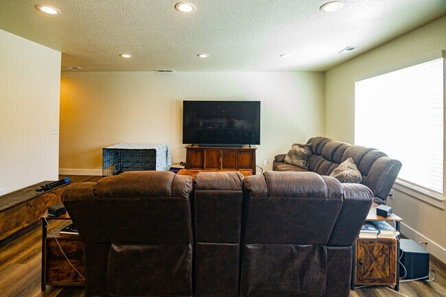 Building Photo - 4056 S 2800 W