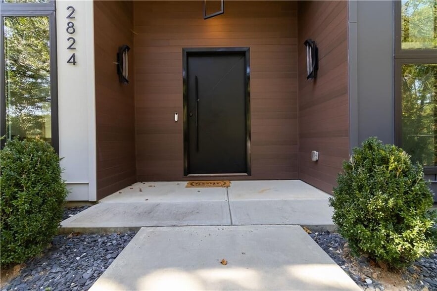 Building Photo - 2824 Ashford Rd NE