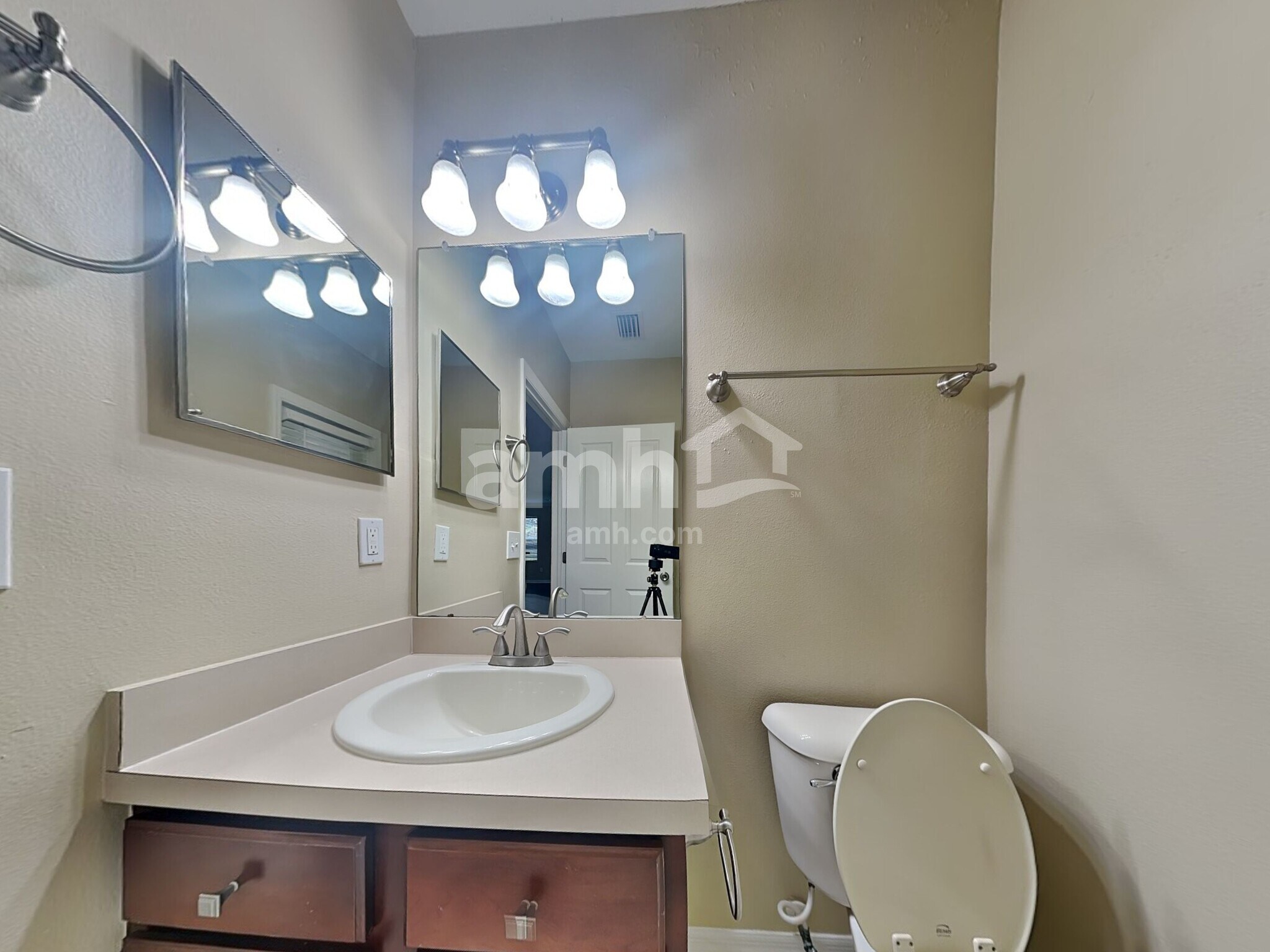 Building Photo - 31437 Heatherstone Dr