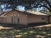 Building Photo - 2906 Lourdes St