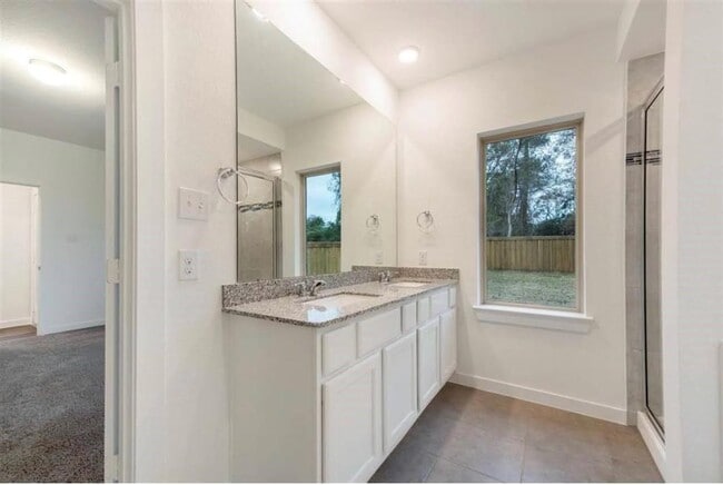 Building Photo - 16314 Apache Wds Wy