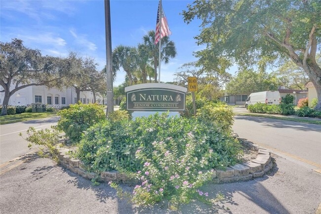 Building Photo - 2621 SW Natura Ave