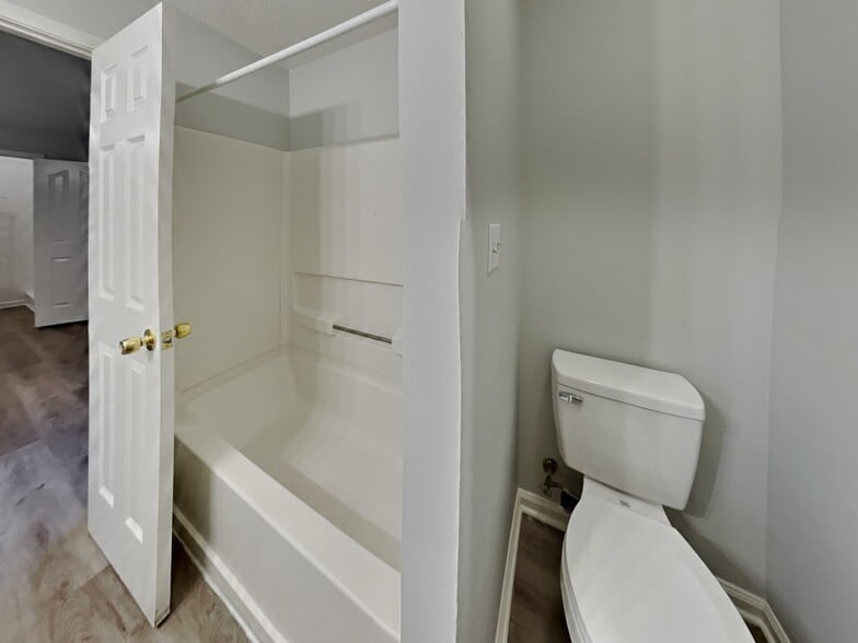 Building Photo - 5849 Amaray Cove