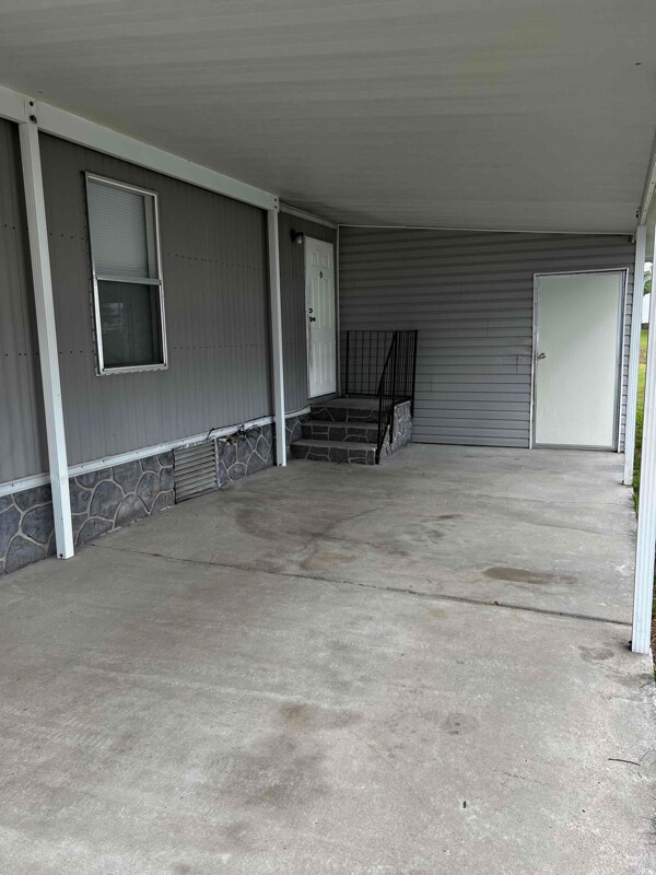 Building Photo - 6858 NE 2nd Loop