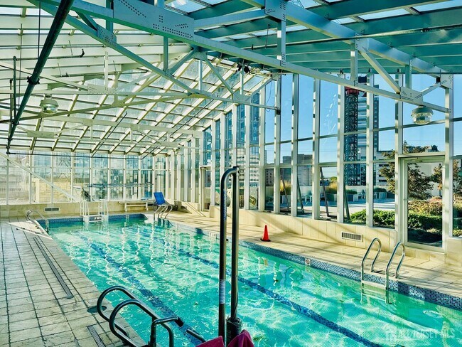 Building Photo - 1 Spring St